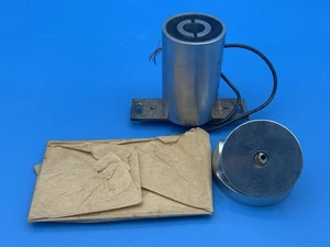 Underwriters’ Laboratories Inc. Door Holder No. C-507 New Open Box - Picture 1 of 13