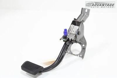 2019-2021 KIA FORTE FE BRAKE STOP FOOT PEDAL W/ BRACKET SUPPORT 32800-J3200 OEM - Image 1 of 4