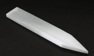 Varita plana/placa de carga de cristal de selenita pulida de 17,5 cm. Varita de limpieza Aura - Imagen 1 de 1