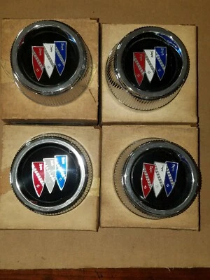 Tapacubos centrales cromados para llantas GM Buick GS GSX Skylark Sport Wagon 1376689 B31 NOS Foto 1 de 4