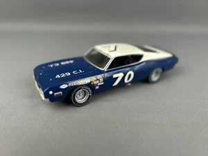 Custom Lane Sammlerstücke 1/24 Maßstab 1969 J.D. McDuffie #70 Ford Torino Schnitzerei - Bild 1 von 10