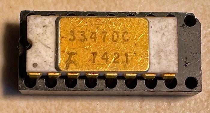 Fairchild 3347DC 3347 Shift Register - Vintage White Ceramic - NOS - RARE !! - Изображение 1 из 1