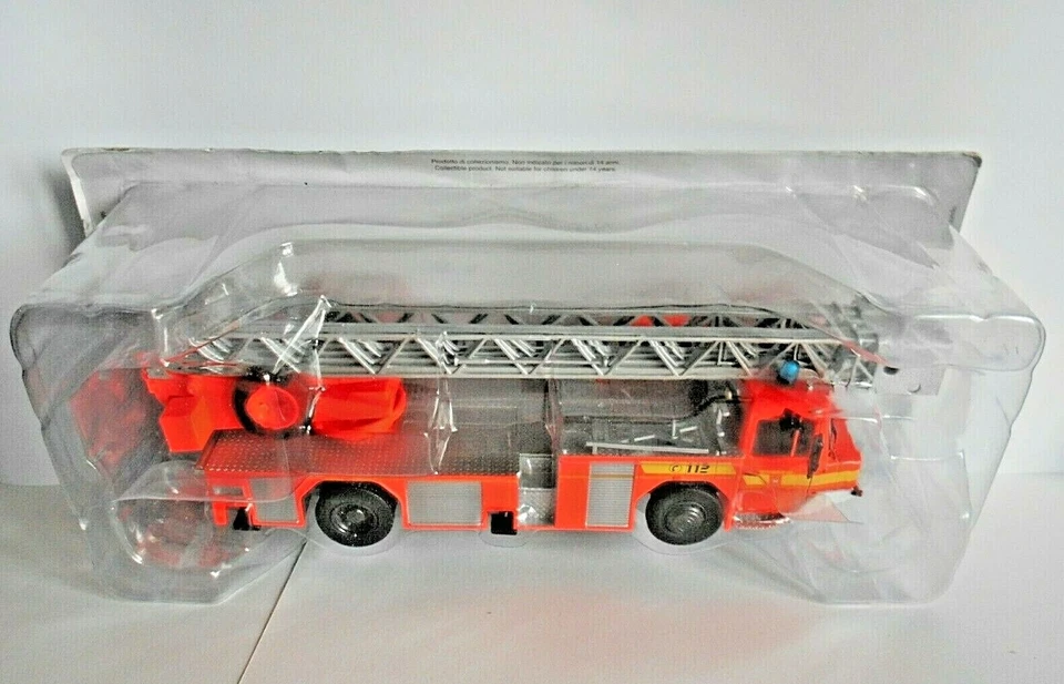 04) Pompieri Dal Mondo  AUTOSCALA IVECO-MAGIRUS DLA(K) 23-12 - 2003 scala 1:43 - - Immagine 1 di 1