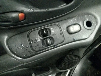 Interruptor de puerta delantera del conductor ventana del conductor cupé se adapta a 01-05 GRAND AM 724648 Foto 1 de 4