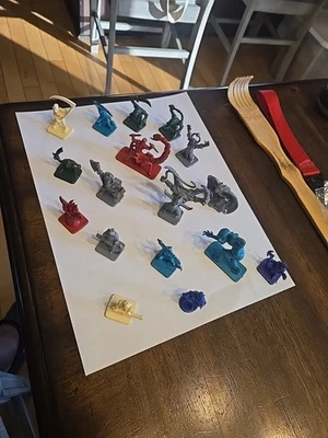 Gran Lote Hero Quest Pieza de Repuesto Figura De Colección 1990 Juego de Mesa D&D Foto 1 de 4