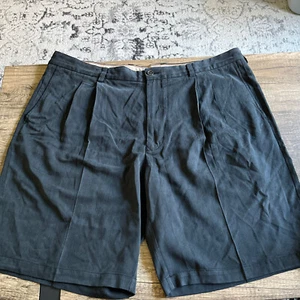 Tommy Bahama Shorts Mens Sz 40 Navy Chino 10" Inseam Rayon Silk Blend Relax - Picture 1 of 3