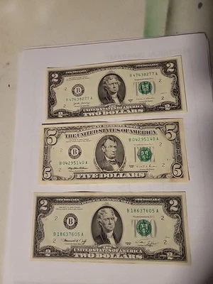 Lot of 3 Vintage/Classic $5.00 NOTE 1995 2 Dollar 1976 2 Dollar 2017 VGC - Image 1 of 4