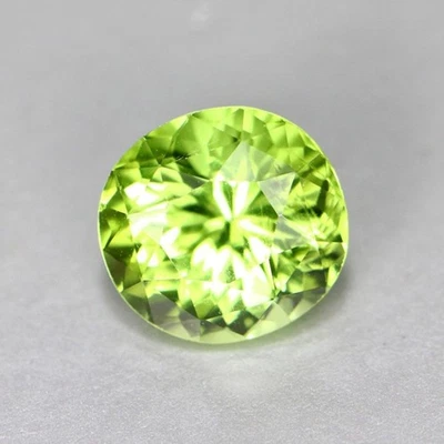 1.76  CTS NATURAL PERIDOT ROUND SHAPE LOOSE GEMSTONE FROM BURMA - Image 1 of 3