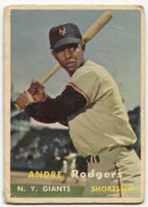 1957 Topps #377 Andre Rodgers New York Giants - Carta Esordiente - Foto 1 di 2