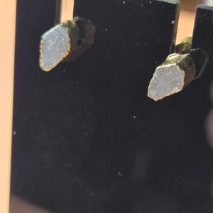 Coffin Cut Rare Crystal Gemstone Gold tone Studs VTG RARE - Picture 1 of 5