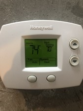 Honeywell FocusPRO 5000 Non-Programmable Thermostat TH5110D1006