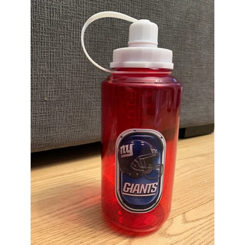 NEW YORK NY GIANTS - 1 LITER WATER BOTTLE - NFL LICENSED - BRAND NEW - FREE S/H Cover