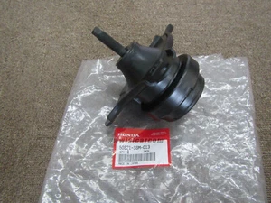 Honda genuine Civic Si 2002-05 2.0L Rubber Engine Side Mounting 50821-S6M-013 - Picture 1 of 1