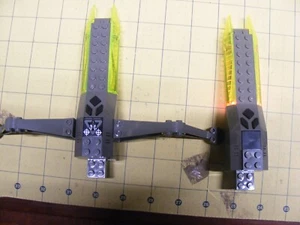 Legos LEGO space with flash lights tested QTY 2 - Picture 1 of 2