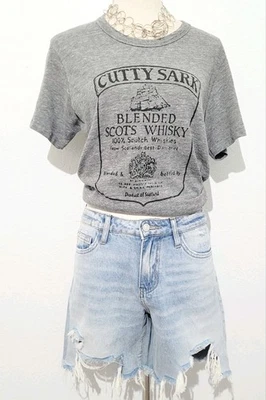 Cutty Sark Blended Scots Whisky T-Shirt Adult Size Large Gray Alternative Earth  - Image 1 of 4