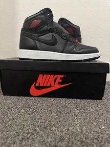 Jordan 1 Alto Retro Negro Satinado Talla 4.5 - Imagen 1 de 8
