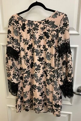 Vestido para mujer Charlotte Russe talla S rosa floral con encaje negro - ¡LEER el anuncio! Foto 1 de 4