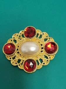 Vintage Red Plastic Faceted Cabochon Faux Pearl Brooch Pin Costume Jewelry - Picture 1 of 7