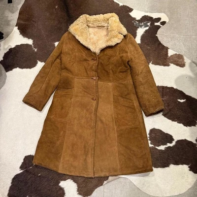 Abrigo de princesa vintage de gamuza camel de piel de oveja 🐪🤎 Foto 1 de 4