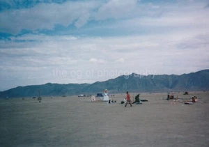 FOTO ENCONTRADA instantánea 96 6 G Burning Man A Moment In Time In The Desert 1990 96 6 G - Imagen 1 de 1