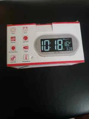 Dream Sky Alarm Clock Model:DS305 With Dual USB Port,snooze,Auto Time Set "New" - Image 1 of 4