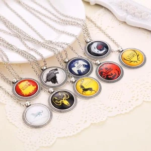Collar Juego de Tronos Fuego Escudo de Armas Sangre Insignia Colgante Cresta Redonda - Imagen 1 de 4