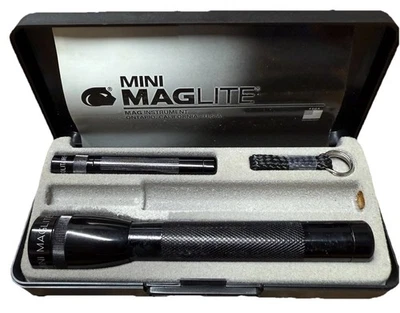 Maglite Mini Red And Maglite Solitaire Red Kit