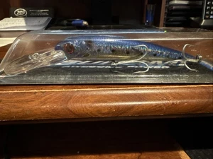 Tsunami TS Mega Minnow Sardinenbunker 1 3/8 oz Tauchgänge bis 20' 3D Lazer Augen Ha. - Bild 1 von 7