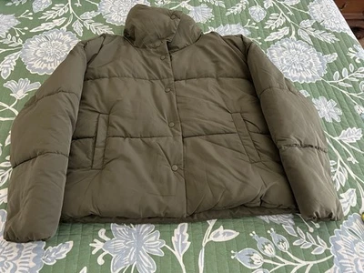 Chaqueta acolchada Free People verde oliva talla pequeña nueva sin etiquetas. Foto 1 de 4