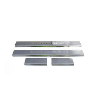 Gardiens de seuil de porte Mopar authentiques 82212283AB - Photo 1/5