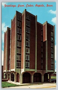 Vintage Cedar Rapids Iowa Coe College Murray Hall Chrome Postcard - Picture 1 of 2