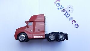 MATTEL / Disney Pixar Cars / Tracteur camion OLIVER LIGHTLOAD hauler 