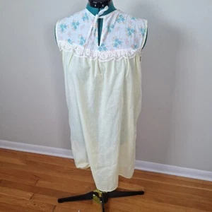 Vestido de casa floral amarillo de colección años 70 camisón sin mangas para mujer talla mediana - Imagen 1 de 6