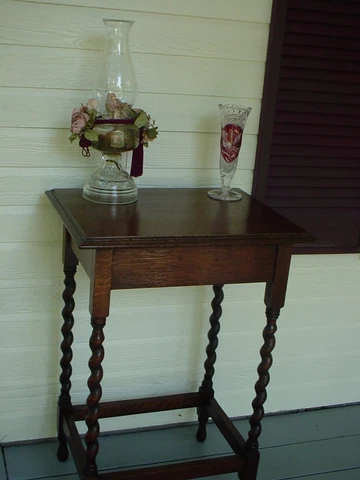 Nice Older Solid English Oak Lamp Side End Bedside Table With Barley Twist Legs Cover