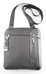 TUMI Arrive 'McCarren' corpo incrociato superiore con zip nero/cromo - 25105D - Foto 1 di 5