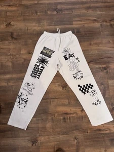 Miley Cyrus Sketch Art Jogginghose Gr. Medium weiß Graffiti selten Rarität *lesen* - Bild 1 von 15