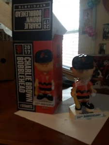 San Francisco Giants 2017 Charlie Brown Peanuts 50th Anniversary Bobblehead - Picture 1 of 1