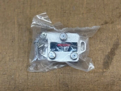 Antronix CMC3002V 1.2Ghz 2-Way Splitter Vertical Ports - Image 1 of 2