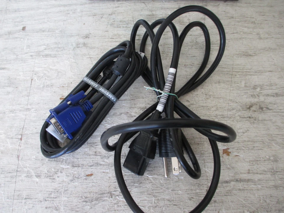 Acer V176L 17" LED LCD VGA/DVI Monitor with Stand, VGA Cable & Power Cord - Image 1 of 4