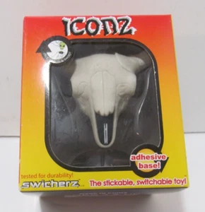 Swicherz 2005 ICONZ COW SKULL Stickable Switchable Toy - Bild 1 von 5