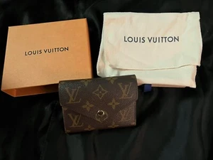 New Louis Vuitton Victorine Monogram Gold Stud Coin Zipper Fuchsia Pink Wallet - Picture 1 of 21