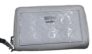 Women’s Guess Wristlet Wallet Purse Ivory Nude 6.5x4x1" #KIT2 - Picture 1 of 7