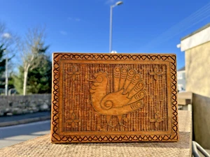 ANTIQUE HAND CARVED WOODEN CHICKEN ROOSTER HEN BRASS INLAID FOLK ART BOX SCANDI - Picture 1 of 16