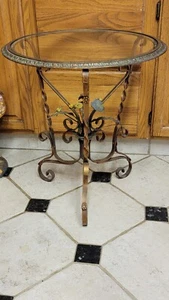 GORGEOUS Vintage Hollywood Regency Gold Flowers Glass Top HEAVY Side Table! - Picture 1 of 11
