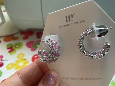 Pendientes Bomb Party Clustered Wishes Rose cristal de hielo chapado en rodio Foto 1 de 4