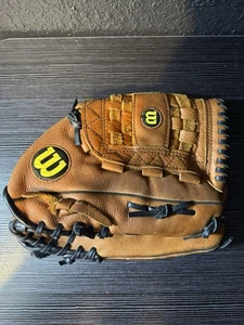 Wilson A2504 XL Leather 13" Softball Glove Right Handed Throw - Picture 1 of 4