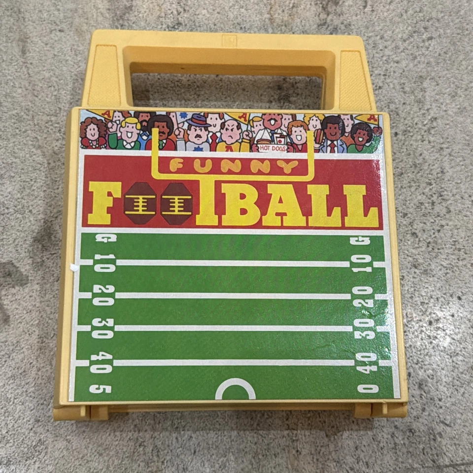 JUEGO DE JUGUETE DE CUERDA DE FÚTBOL DIVERTIDO TOMY 1981 VINTAGE Foto 1 de 4