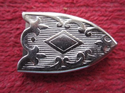 3 PUNTAS DE EXTREMO DE CINTURÓN DE CUERO O TELA VINTAGE, EN RELIEVE, 3/4", NIQUELADO, NOS Foto 1 de 4