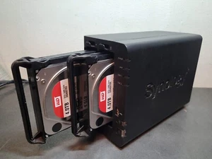 NAS Synology DiskStation DS218 2-Bay con 2x 4TB WD RED HDD *** SOLO 3380 ORE *** - Photo 1/10