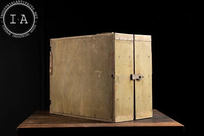 Винтажный самодельный жестяной комод с вывеской - Изображение 1 из 4